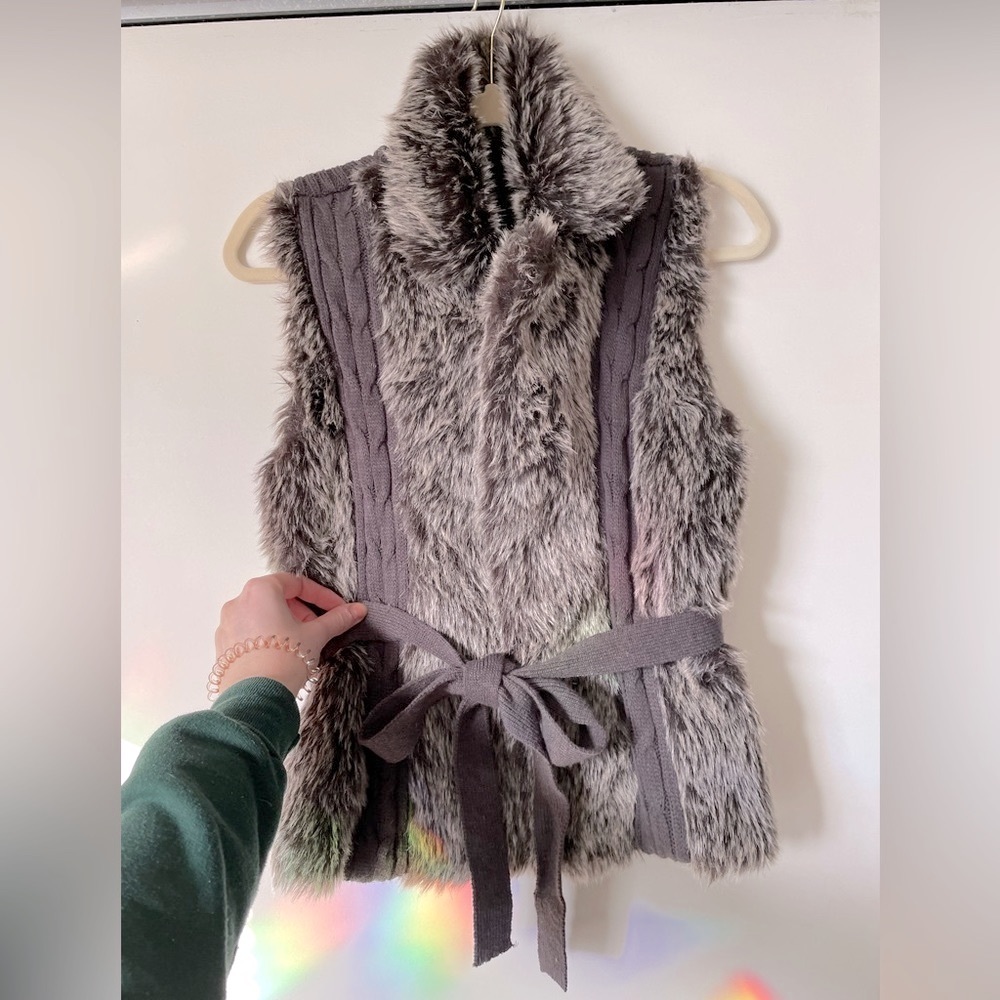 Faux Fur/Cable Knit Sweater Vest | Barely Worn